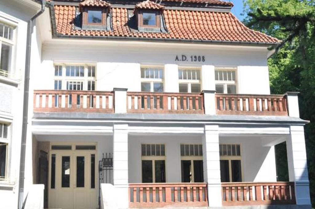 Vila Olga Jevany Luaran gambar